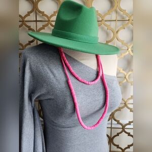 ✨️New to the Boutique✨️Get 2 for 1! Pink and Goldtone Statement Necklaces.